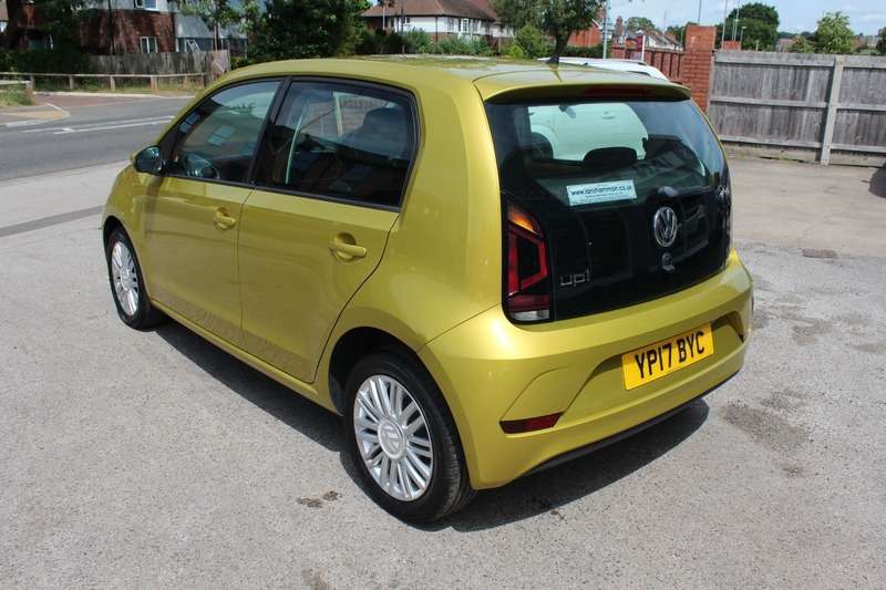 A 2017 VOLKSWAGEN UP 1.0 MOVE UP FIVE DOOR A 2017 VOLKSWAGEN UP 1.0 MOVE UP FIVE DOOR