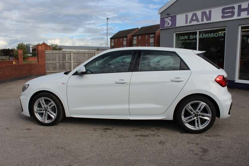 2022 AUDI A1 2022 AUDI A1