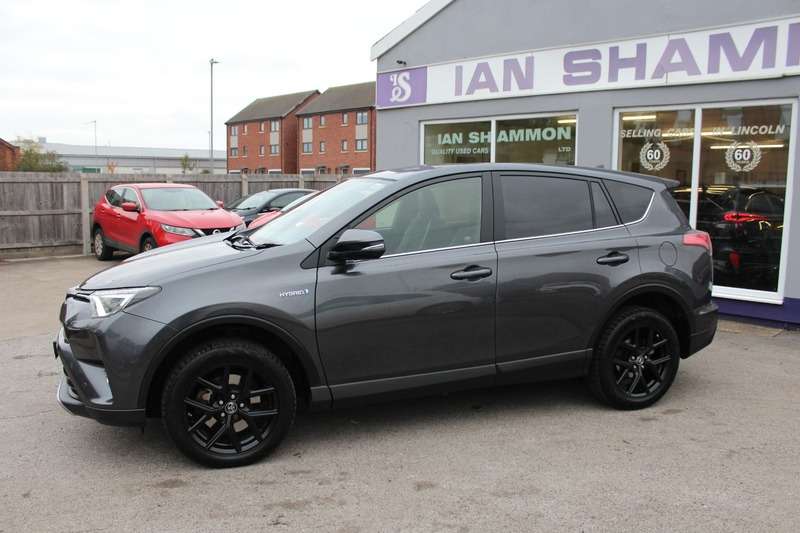 A 2017 TOYOTA RAV4 VVT-I ICON AWD TSS A 2017 TOYOTA RAV4 VVT-I ICON AWD TSS