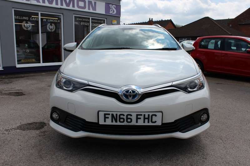 A 2016 TOYOTA AURIS VVTI BUSINESS EDITION TOURING SPORTS TSS A 2016 TOYOTA AURIS VVTI BUSINESS EDITION TOURING SPORTS TSS
