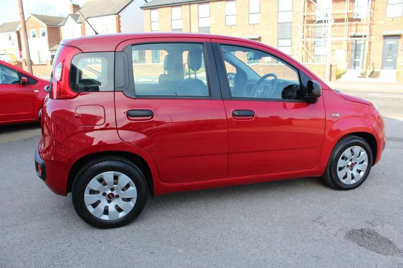 A 2015 FIAT PANDA POP A 2015 FIAT PANDA POP