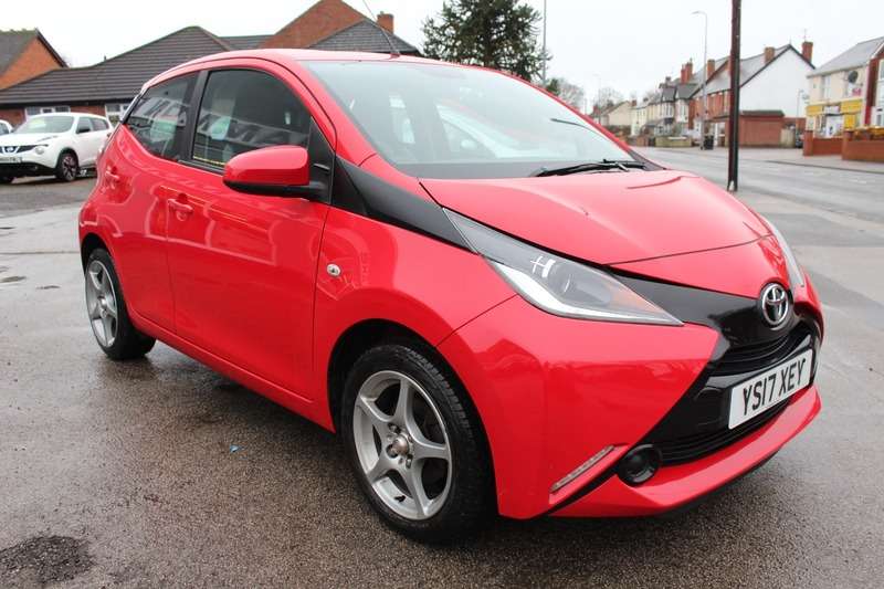 A 2017 TOYOTA AYGO VVT-I X-PLAY A 2017 TOYOTA AYGO VVT-I X-PLAY
