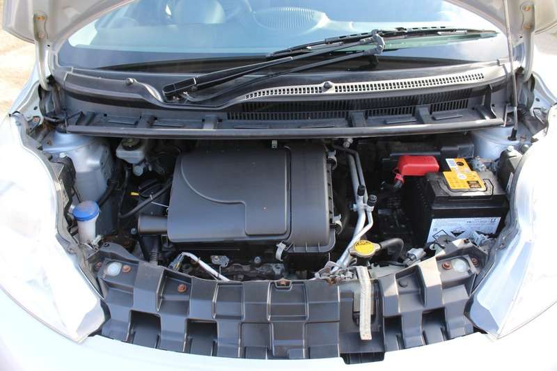 2013 PEUGEOT 107 2013 PEUGEOT 107