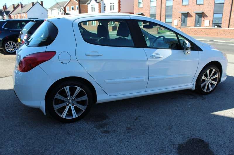 2013 PEUGEOT 308 2013 PEUGEOT 308