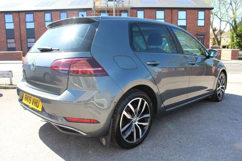 2019 VOLKSWAGEN GOLF 2019 VOLKSWAGEN GOLF