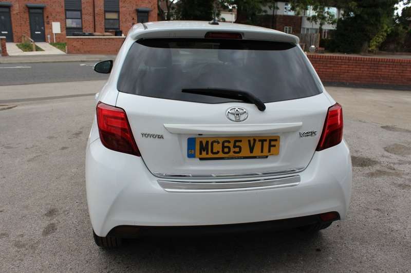 2015 TOYOTA YARIS 2015 TOYOTA YARIS