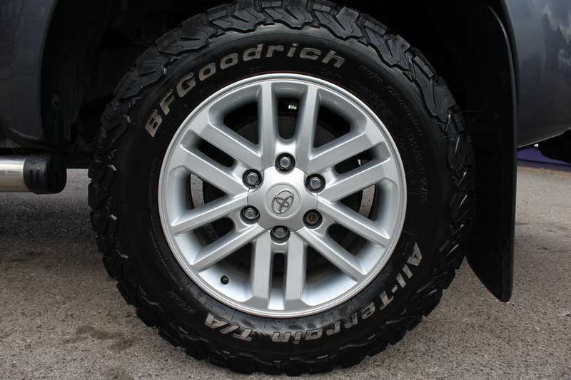 2013 TOYOTA HILUX 2013 TOYOTA HILUX