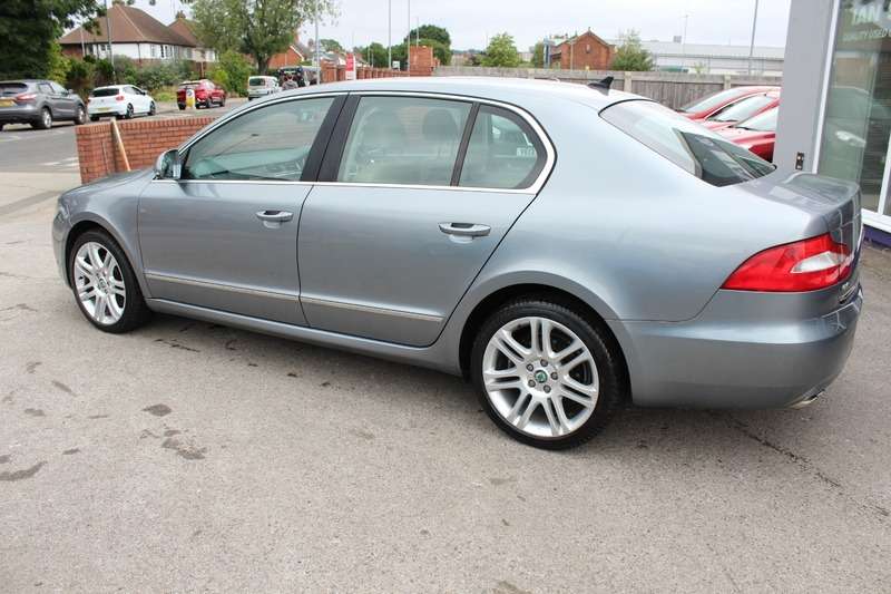 A 2012 SKODA SUPERB ELEGANCE2.0 TDI CR DSG A 2012 SKODA SUPERB ELEGANCE2.0 TDI CR DSG