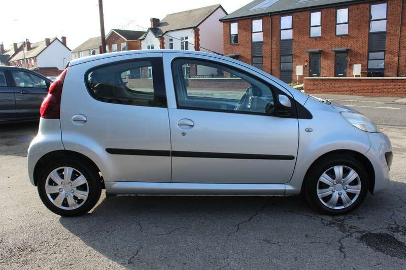 A 2013 PEUGEOT 107 ACTIVE A 2013 PEUGEOT 107 ACTIVE