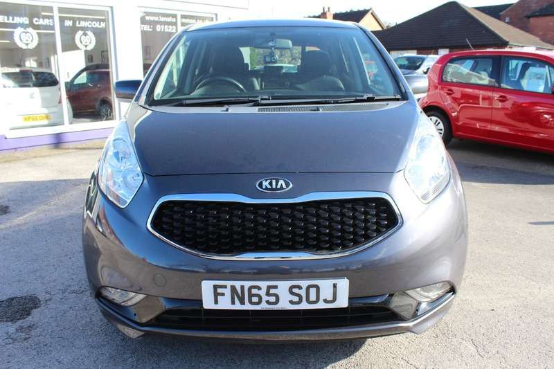 A 2015 KIA VENGA 3 A 2015 KIA VENGA 3