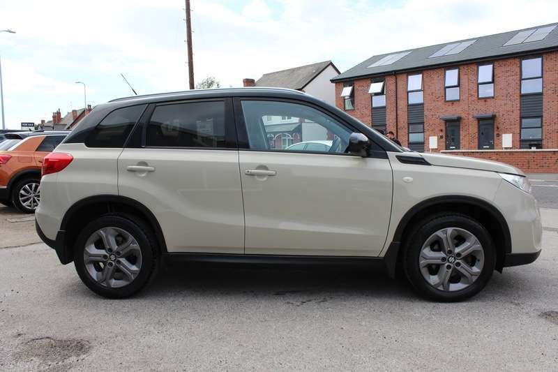 A 2016 SUZUKI GRAND VITARA 1.6 SZ-T A 2016 SUZUKI GRAND VITARA 1.6 SZ-T