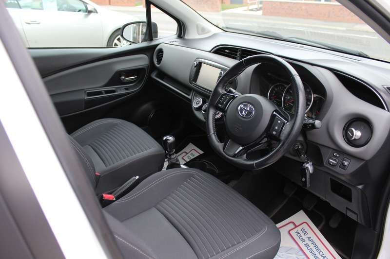 2015 TOYOTA YARIS 2015 TOYOTA YARIS