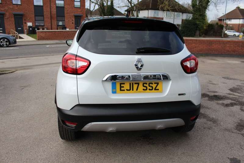 A 2017 RENAULT CAPTUR ICONIC NAV DCI A 2017 RENAULT CAPTUR ICONIC NAV DCI