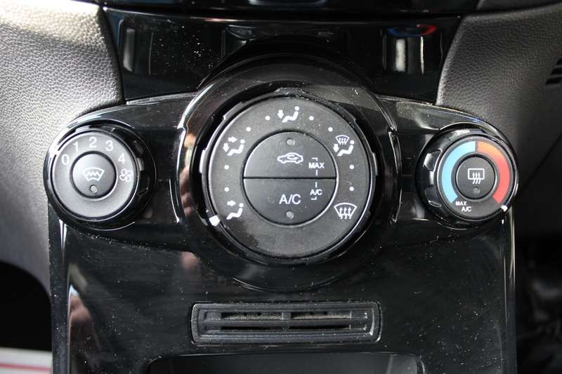 2015 FORD FIESTA 2015 FORD FIESTA