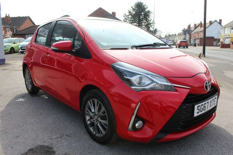 A 2017 TOYOTA YARIS VVT-I ICON TECH A 2017 TOYOTA YARIS VVT-I ICON TECH