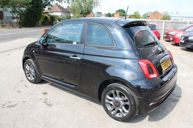 A 2016 FIAT 500 S A 2016 FIAT 500 S