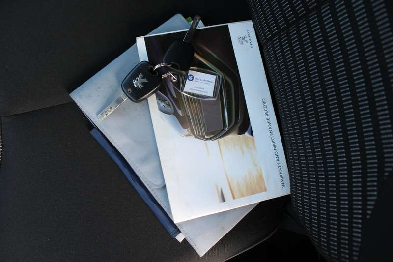 2013 PEUGEOT 107 2013 PEUGEOT 107