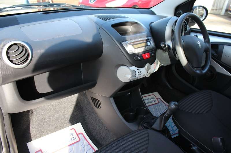 2013 PEUGEOT 107 2013 PEUGEOT 107