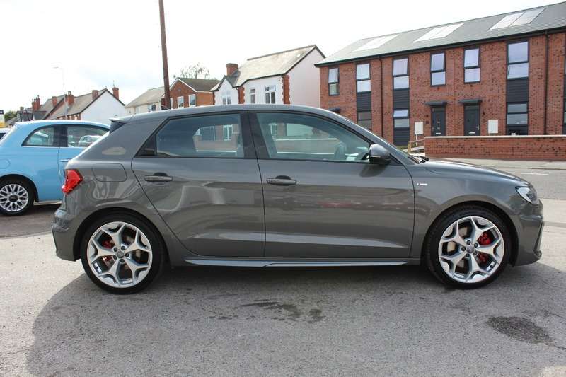 A 2019 AUDI A1 SPORTBACK TFSI S LINE COMPETITION A 2019 AUDI A1 SPORTBACK TFSI S LINE COMPETITION