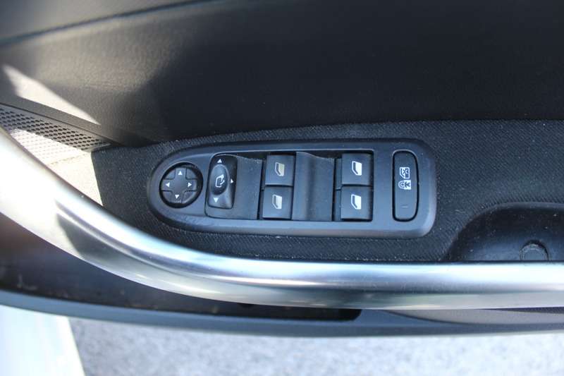 2013 PEUGEOT 308 2013 PEUGEOT 308
