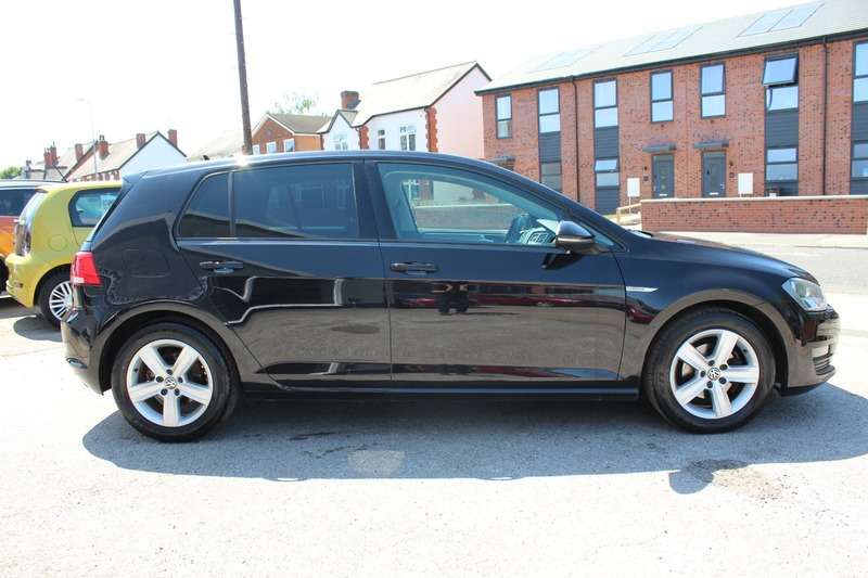 A 2017 VOLKSWAGEN GOLF 1.0 MATCH EDITION TSI BLUEMOTION A 2017 VOLKSWAGEN GOLF 1.0 MATCH EDITION TSI BLUEMOTION