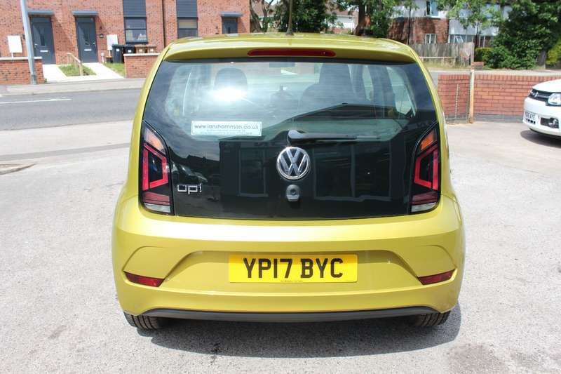 A 2017 VOLKSWAGEN UP 1.0 MOVE UP FIVE DOOR A 2017 VOLKSWAGEN UP 1.0 MOVE UP FIVE DOOR