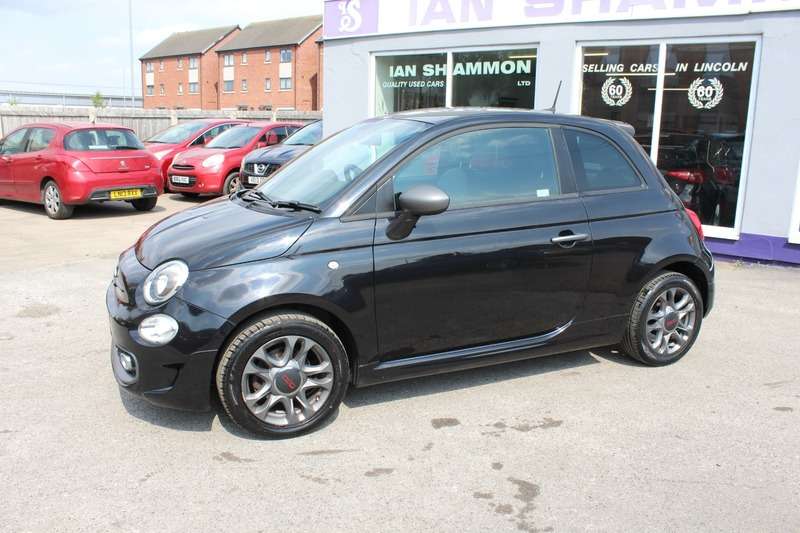 A 2016 FIAT 500 S A 2016 FIAT 500 S
