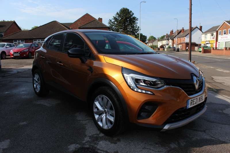 A 2021 RENAULT CAPTUR PLAY TCE A 2021 RENAULT CAPTUR PLAY TCE