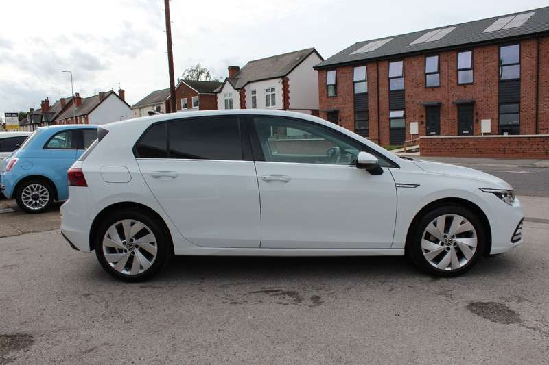 A 2021 VOLKSWAGEN GOLF 1.5 STYLE TSI A 2021 VOLKSWAGEN GOLF 1.5 STYLE TSI