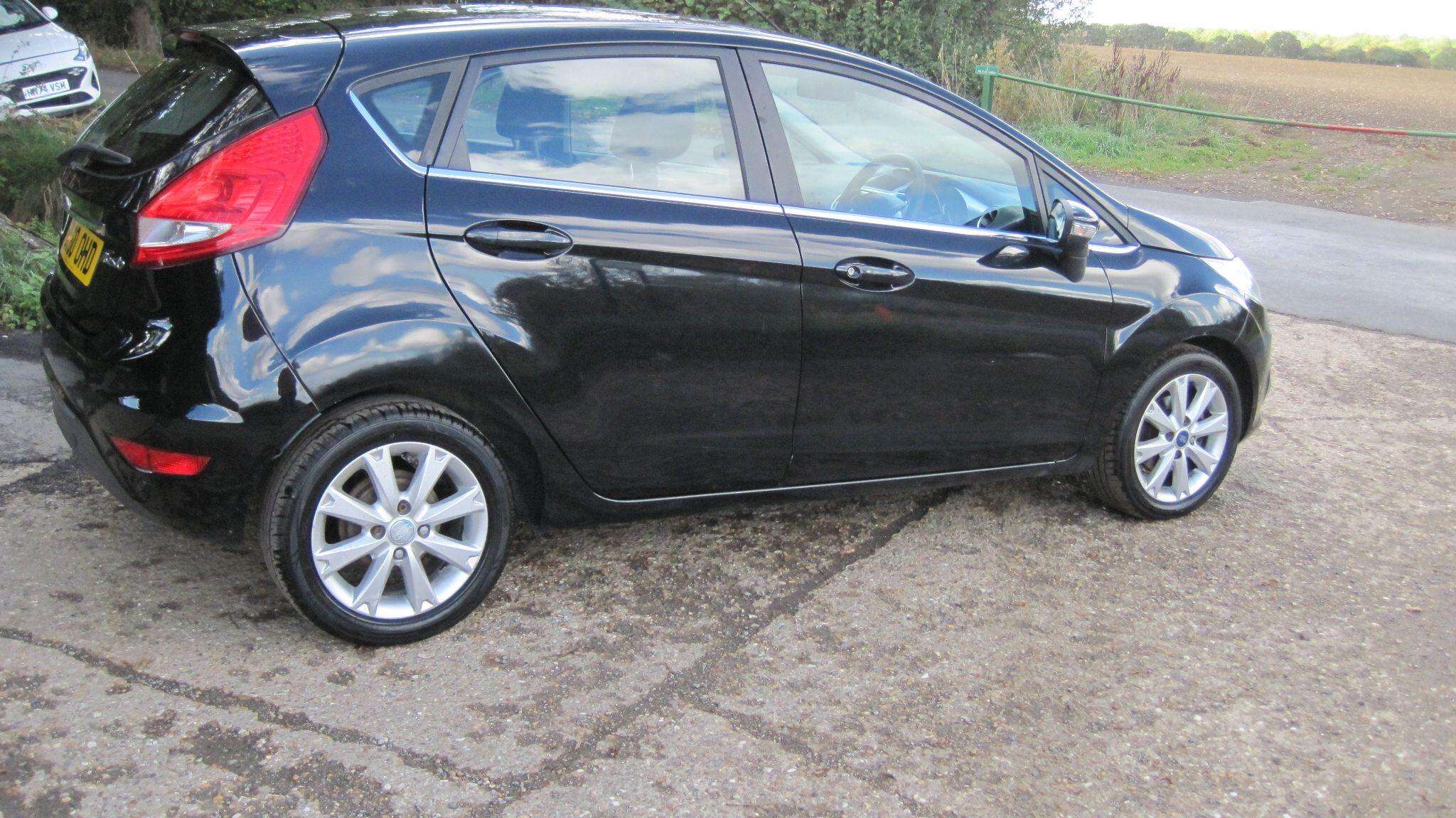 2011 FORD FIESTA 2011 FORD FIESTA