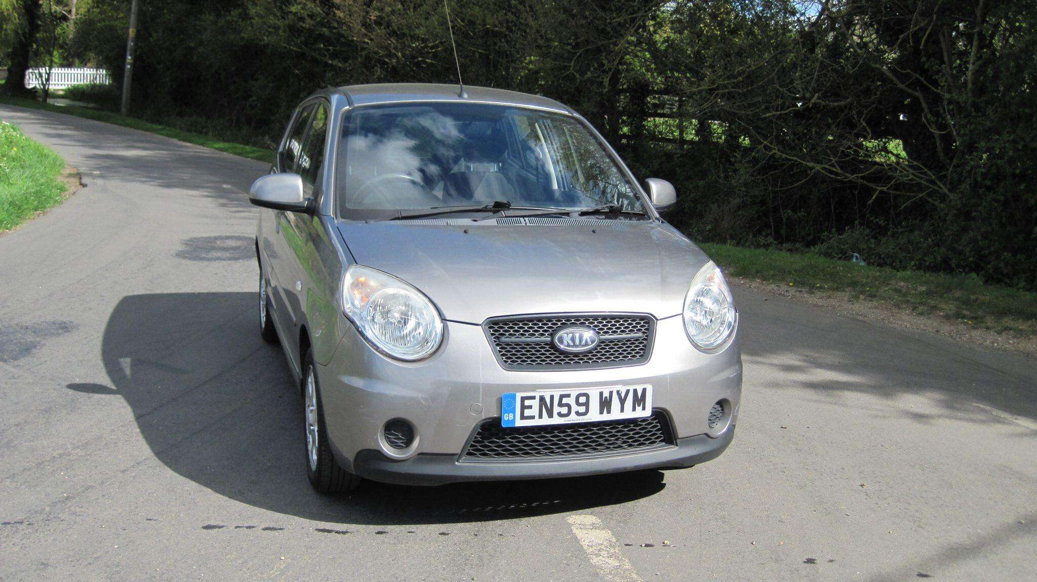 A 2010 KIA PICANTO 1.1 Graphite 5dr A 2010 KIA PICANTO 1.1 Graphite 5dr