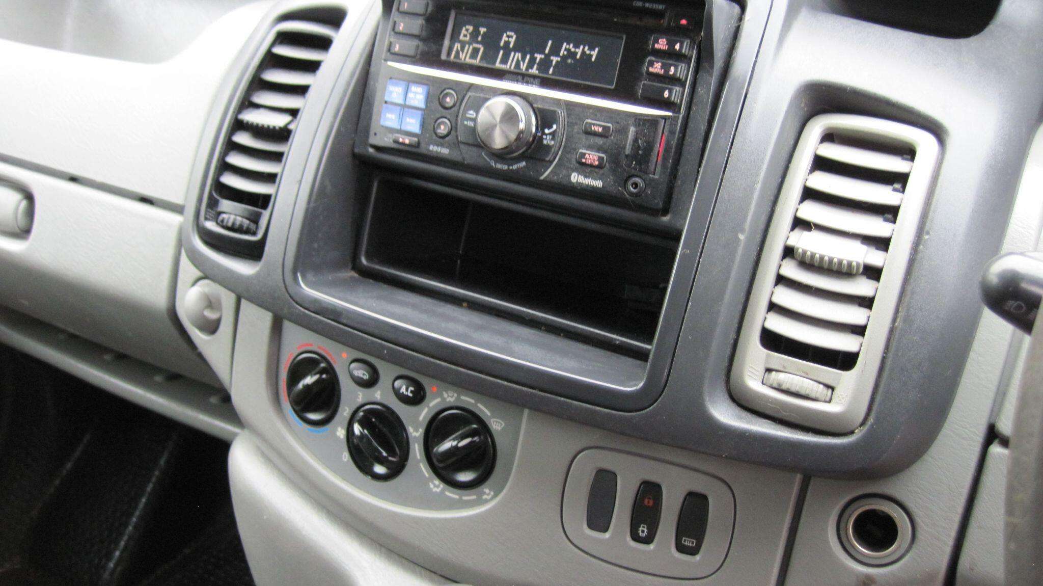 2010 VAUXHALL VIVARO 2010 VAUXHALL VIVARO