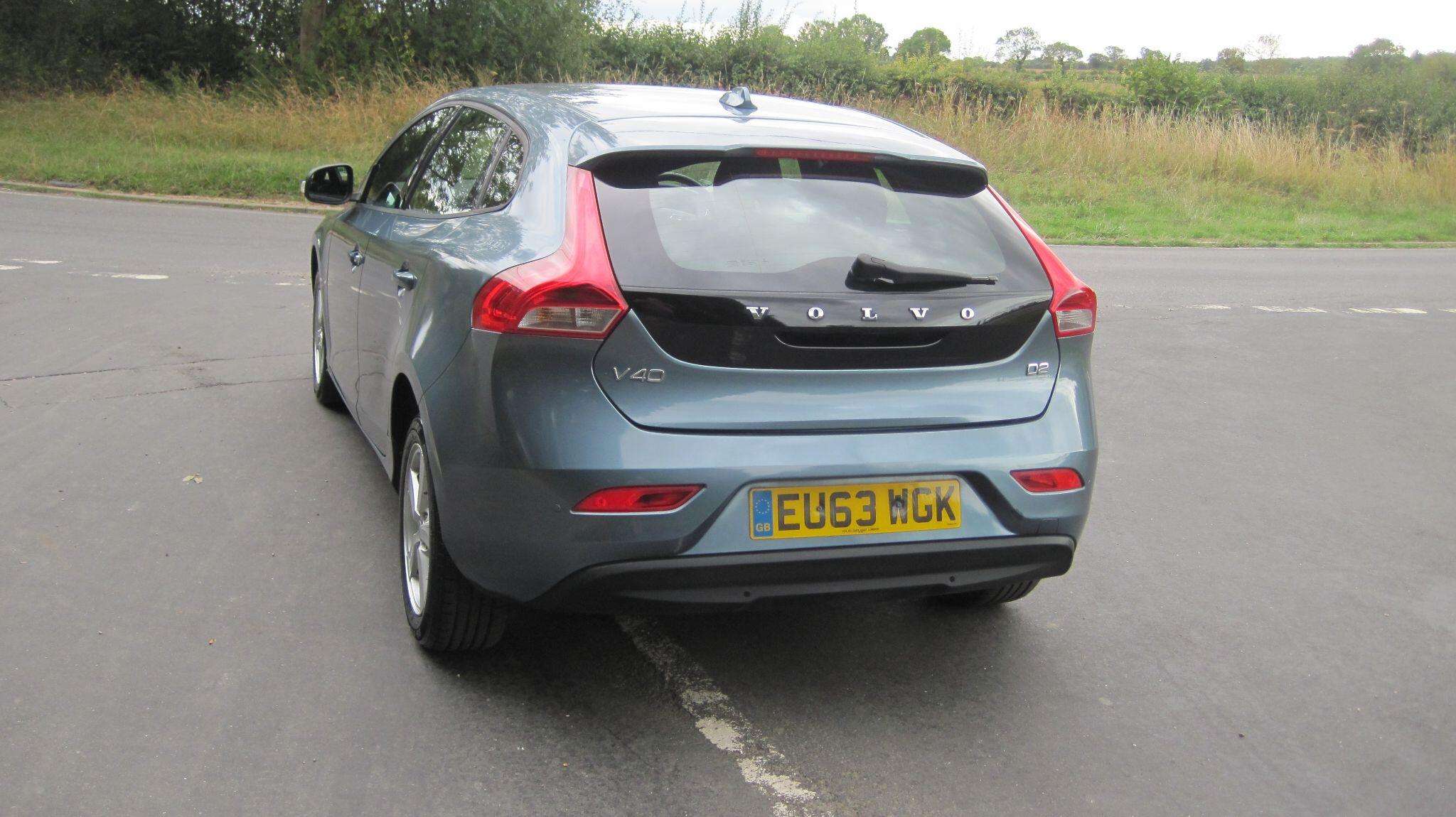 2013 VOLVO V40 2013 VOLVO V40