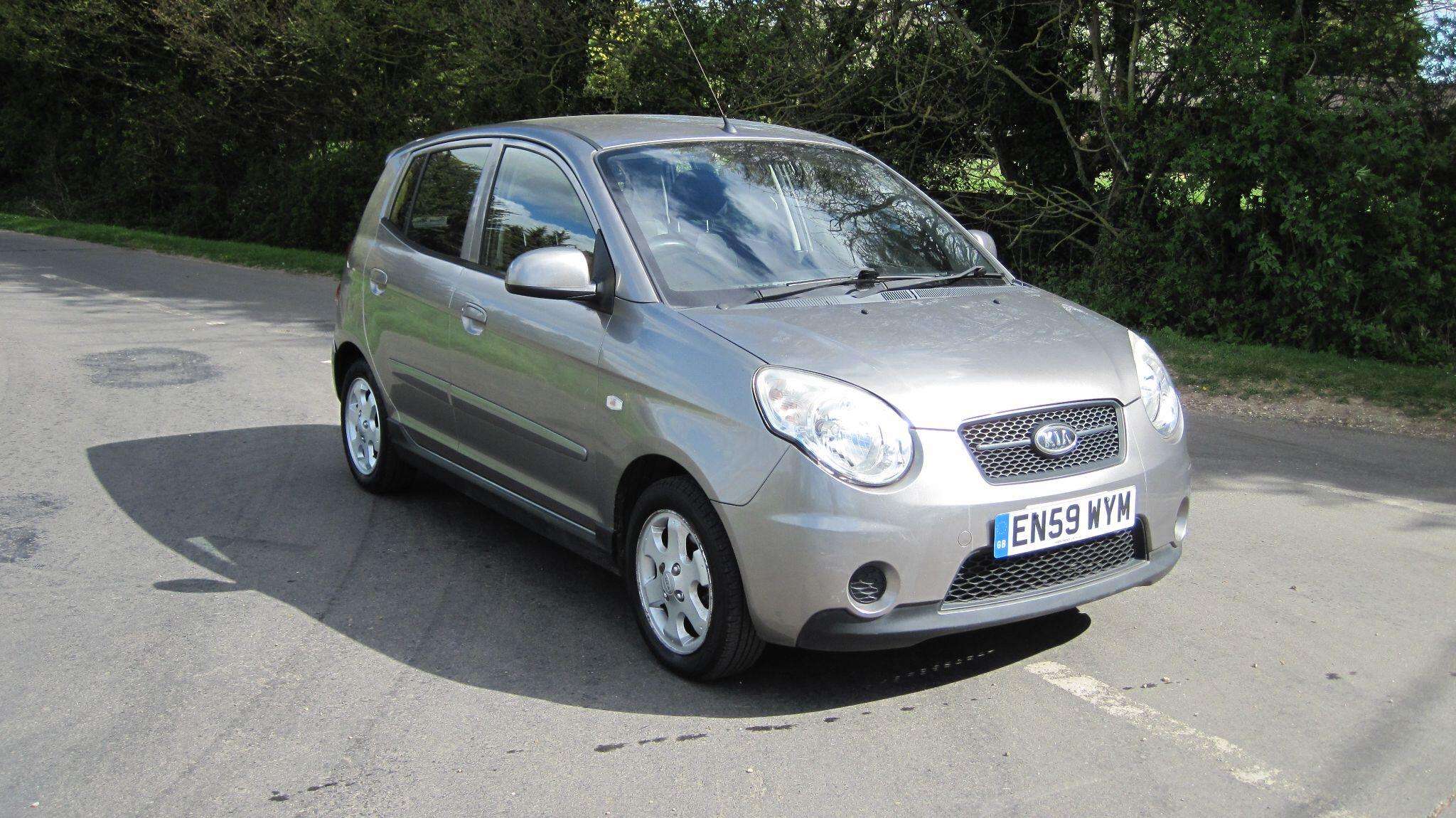A 2010 KIA PICANTO 1.1 Graphite 5dr A 2010 KIA PICANTO 1.1 Graphite 5dr