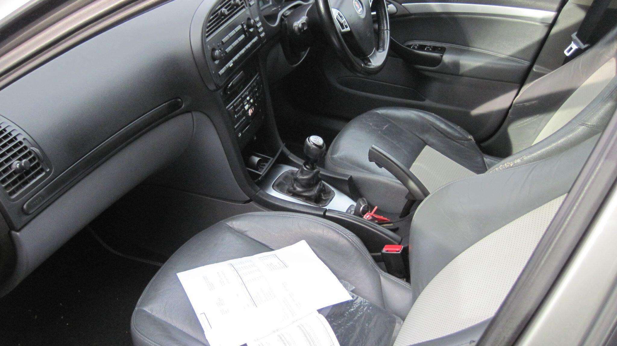 2004 SAAB 9-3 2004 SAAB 9-3