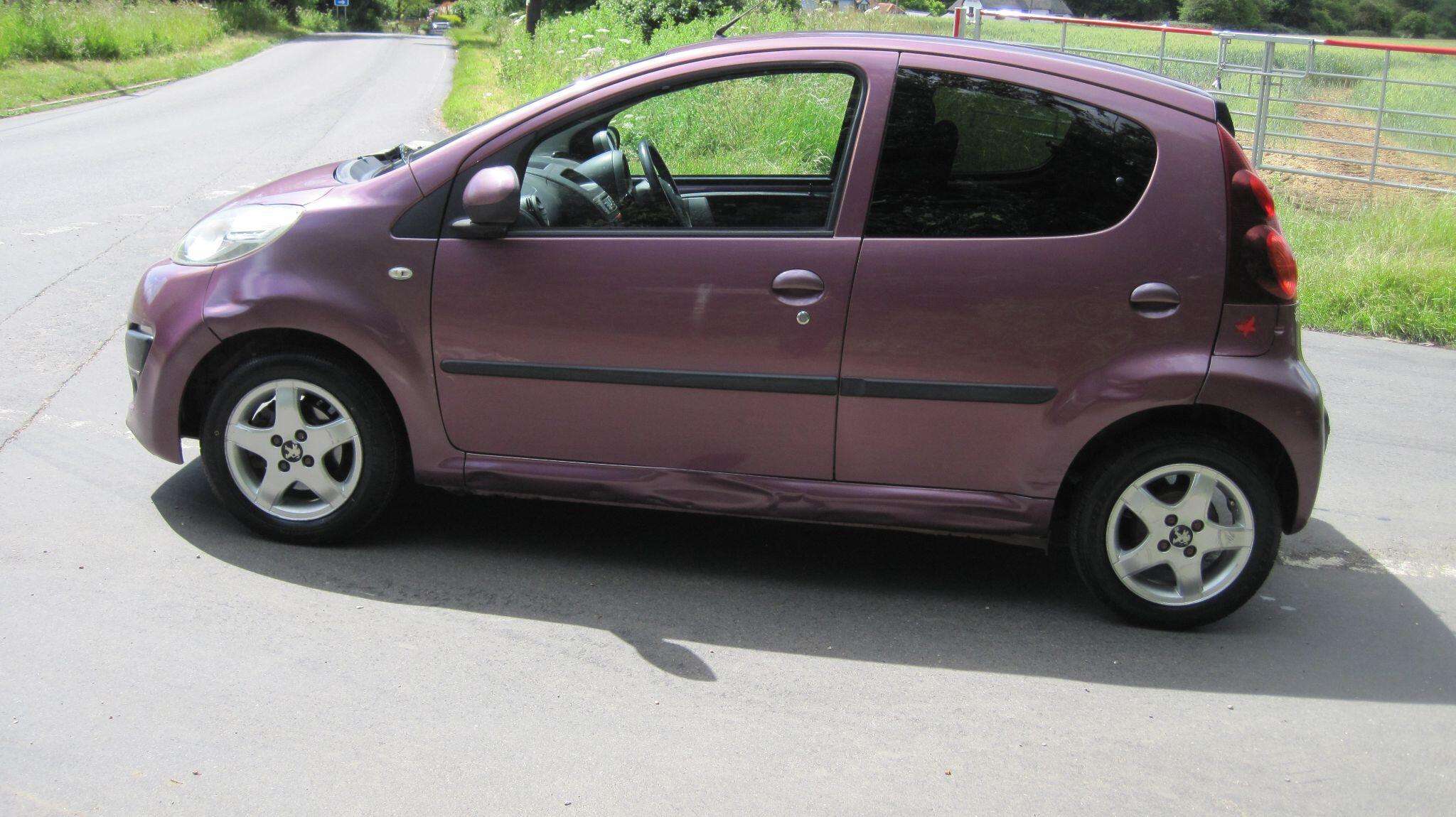 2012 PEUGEOT 107 2012 PEUGEOT 107