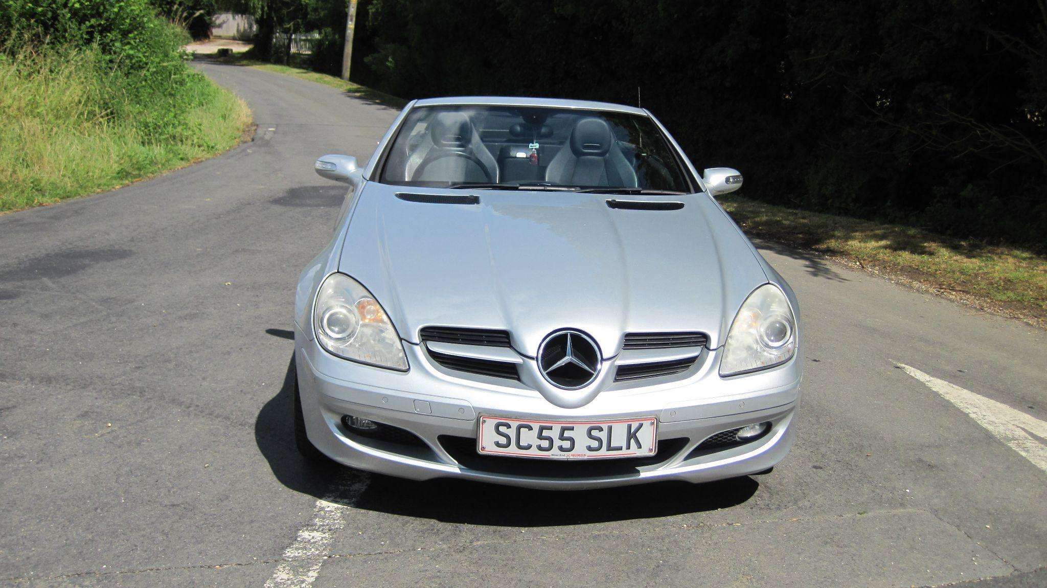 A 2005 MERCEDES-BENZ SLK 3.5 SLK350 7G-Tronic 2dr A 2005 MERCEDES-BENZ SLK 3.5 SLK350 7G-Tronic 2dr