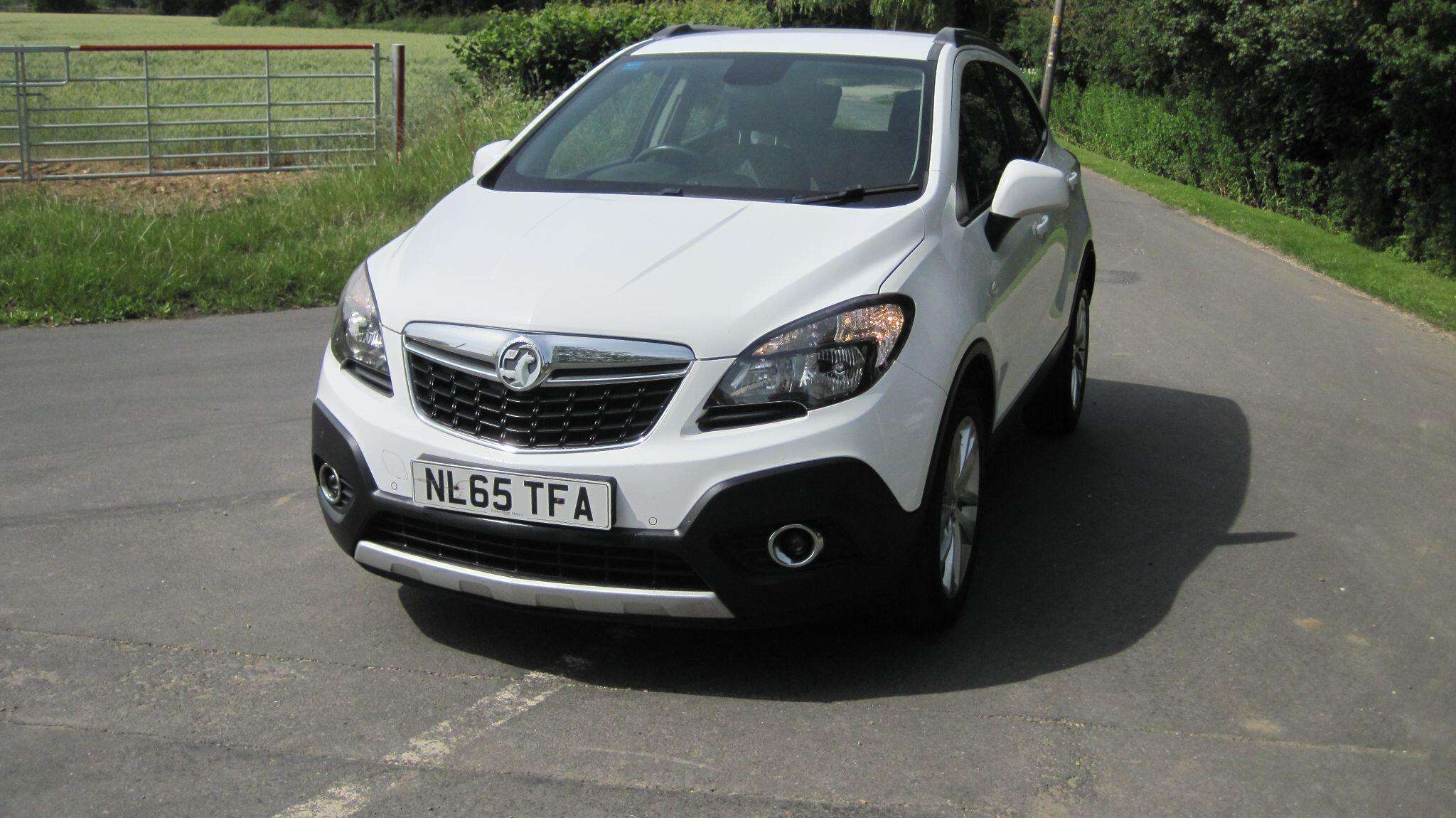 A 2015 VAUXHALL MOKKA 1.6i Exclusiv 2WD Euro 6 (s/s) 5dr A 2015 VAUXHALL MOKKA 1.6i Exclusiv 2WD Euro 6 (s/s) 5dr