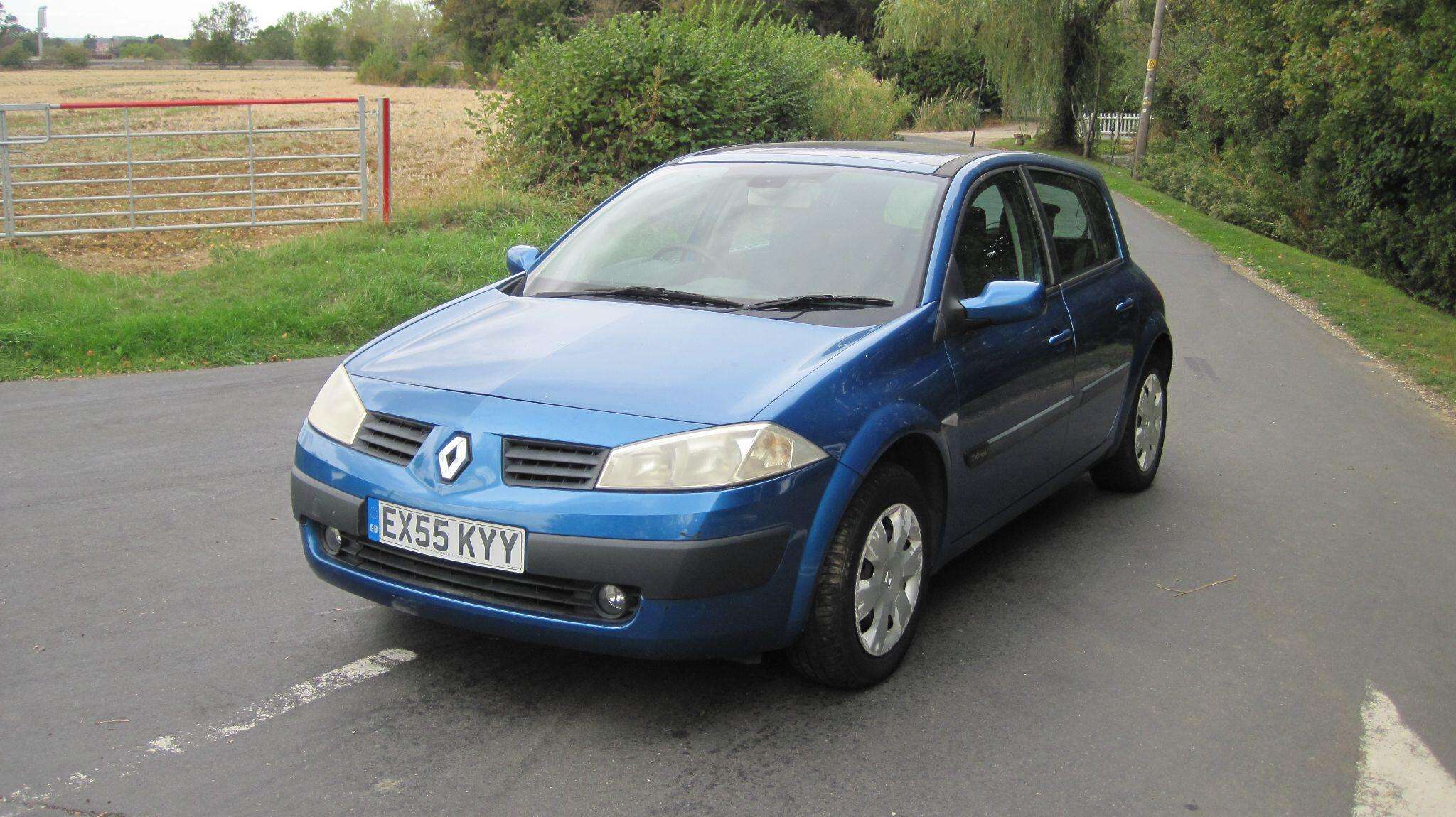A 2005 RENAULT MEGANE 1.4 16v Oasis 5dr A 2005 RENAULT MEGANE 1.4 16v Oasis 5dr