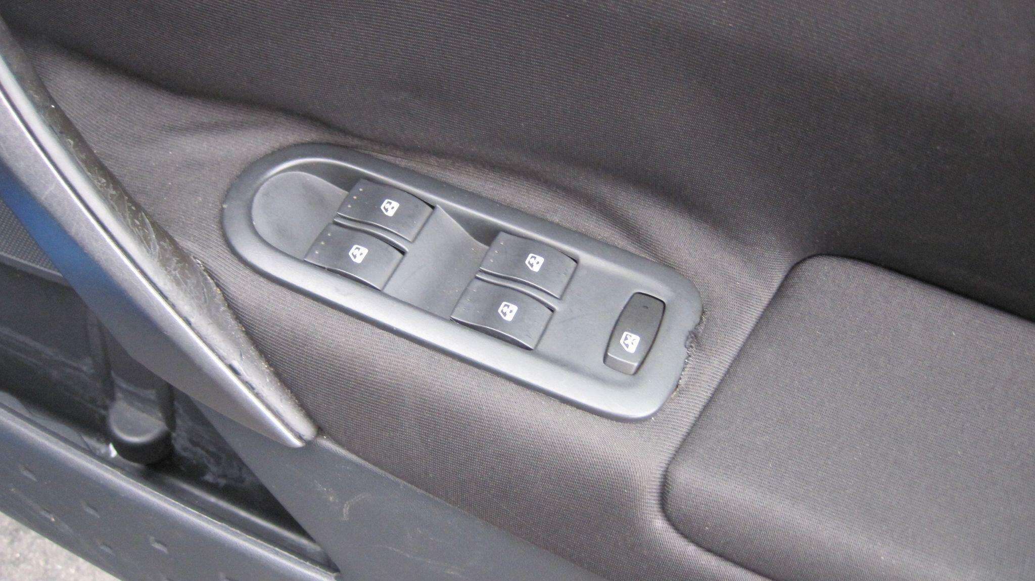 2005 RENAULT MEGANE 2005 RENAULT MEGANE