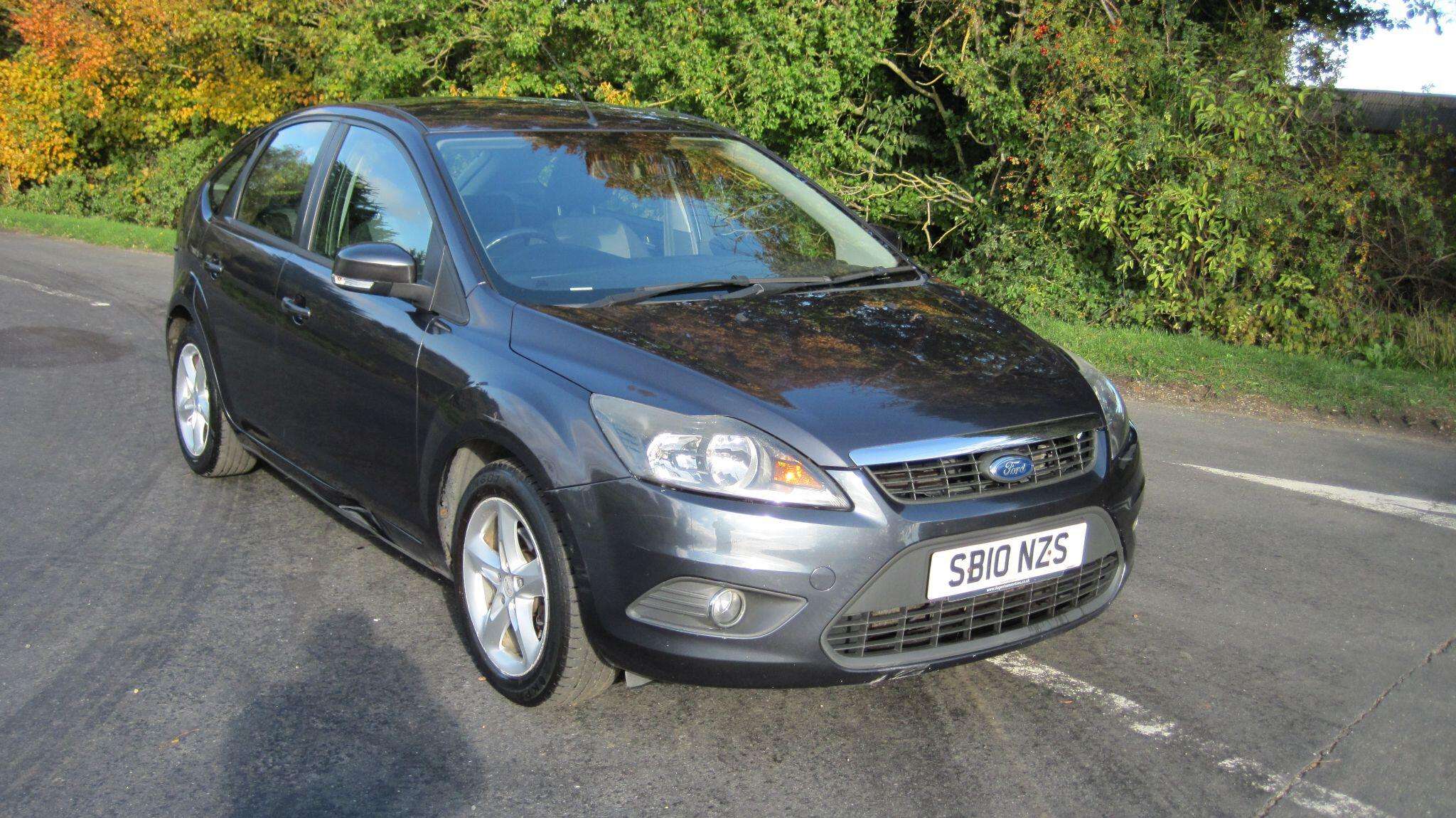 A 2010 FORD FOCUS 1.6 Zetec 5dr A 2010 FORD FOCUS 1.6 Zetec 5dr