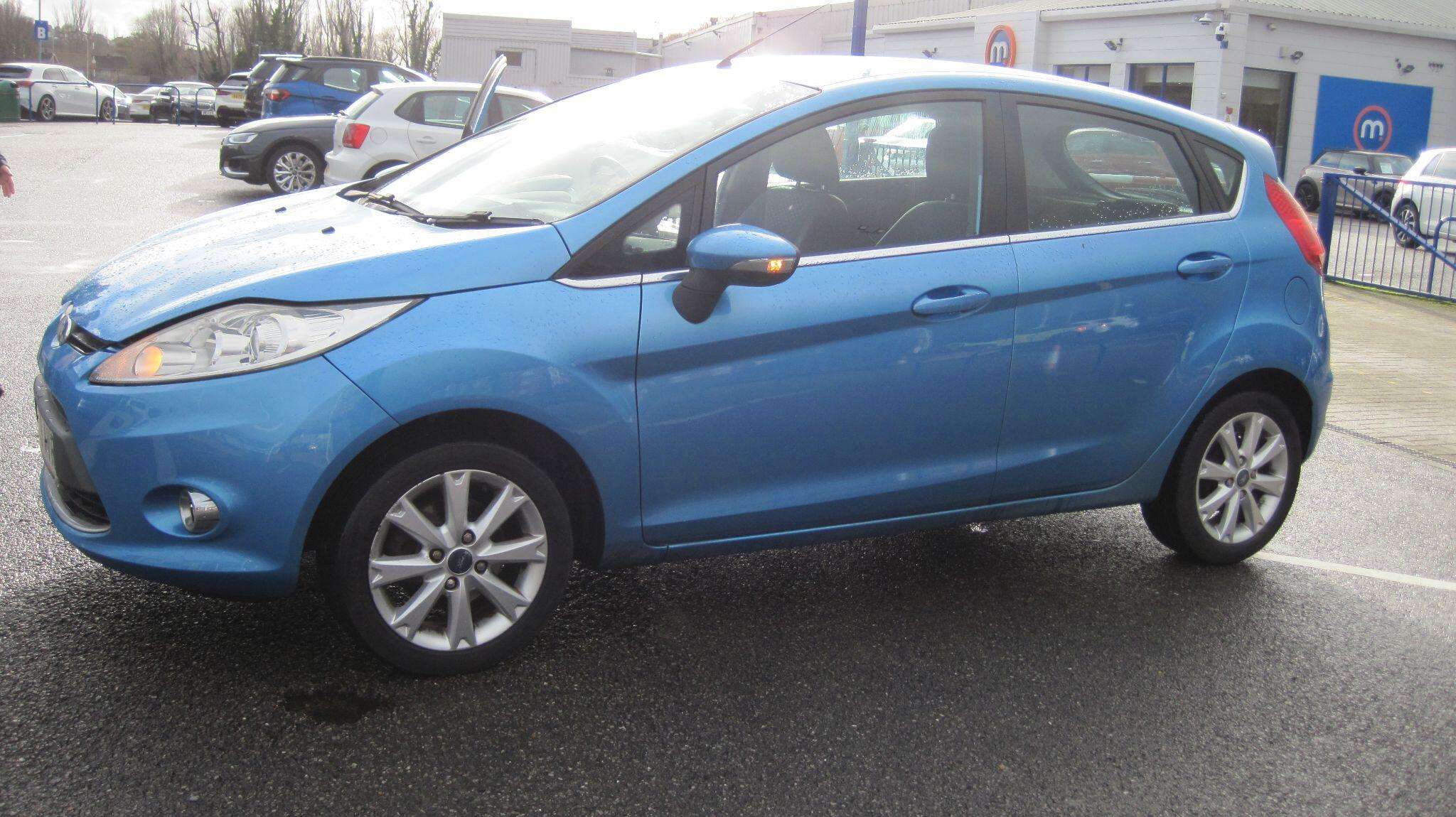 A 2009 FORD FIESTA 1.4 Zetec 5dr A 2009 FORD FIESTA 1.4 Zetec 5dr