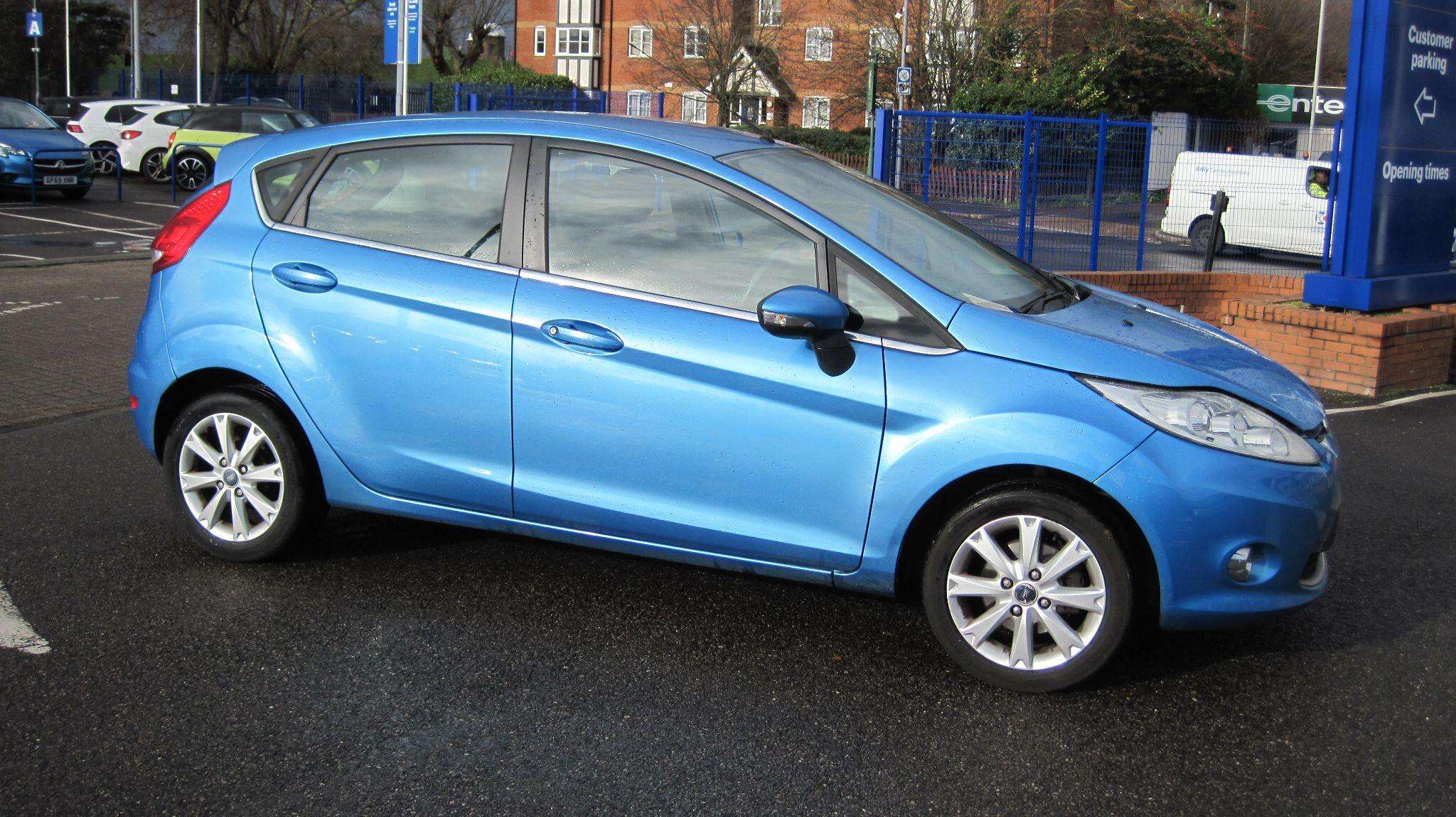 A 2009 FORD FIESTA 1.4 Zetec 5dr A 2009 FORD FIESTA 1.4 Zetec 5dr