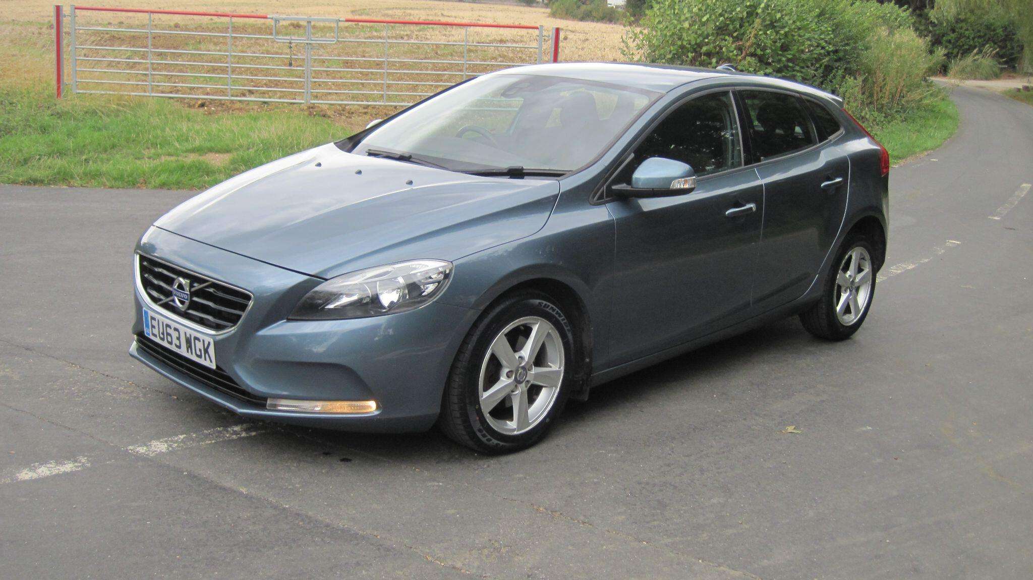 2013 VOLVO V40 2013 VOLVO V40