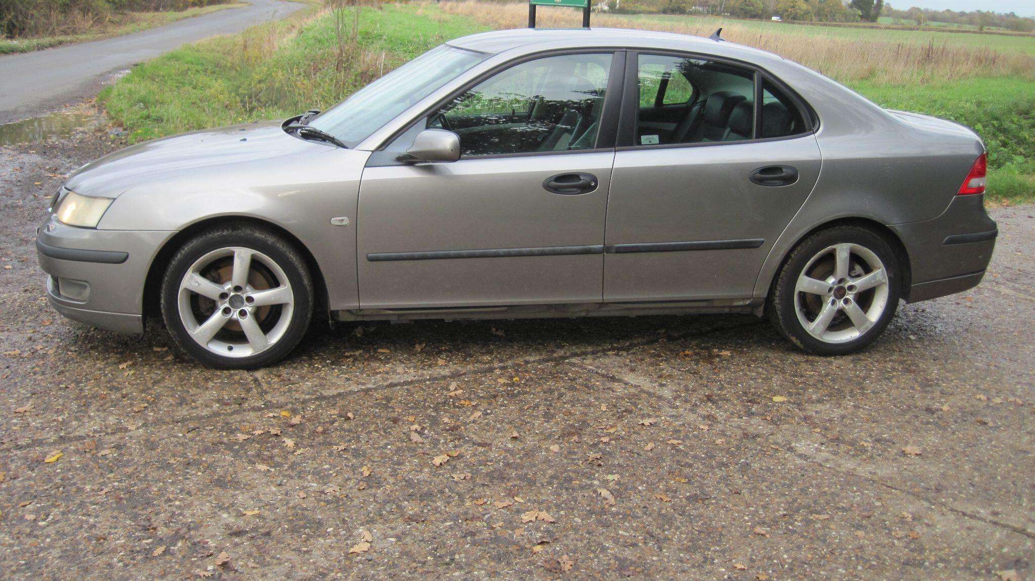 2004 SAAB 9-3 2004 SAAB 9-3