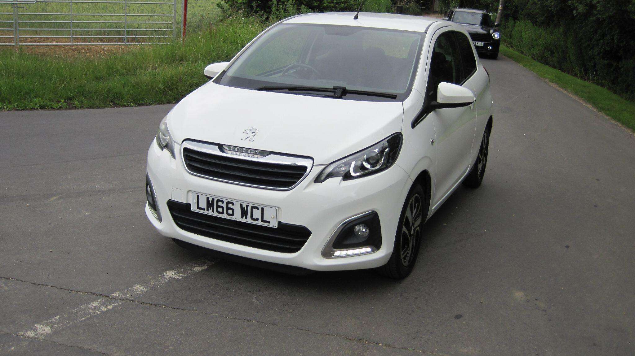 A 2016 PEUGEOT 108 1.2 PureTech Allure Euro 6 3dr A 2016 PEUGEOT 108 1.2 PureTech Allure Euro 6 3dr