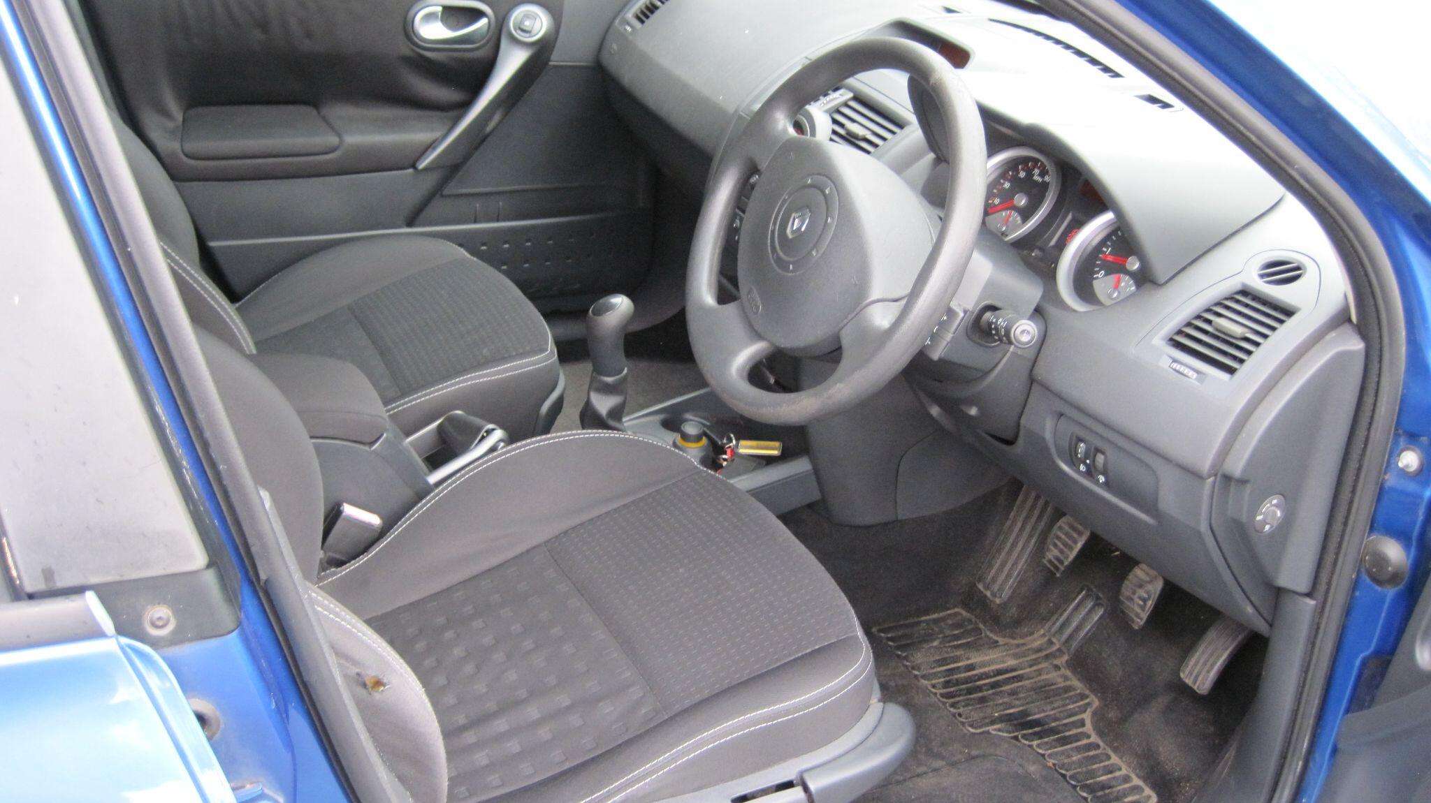 2005 RENAULT MEGANE 2005 RENAULT MEGANE