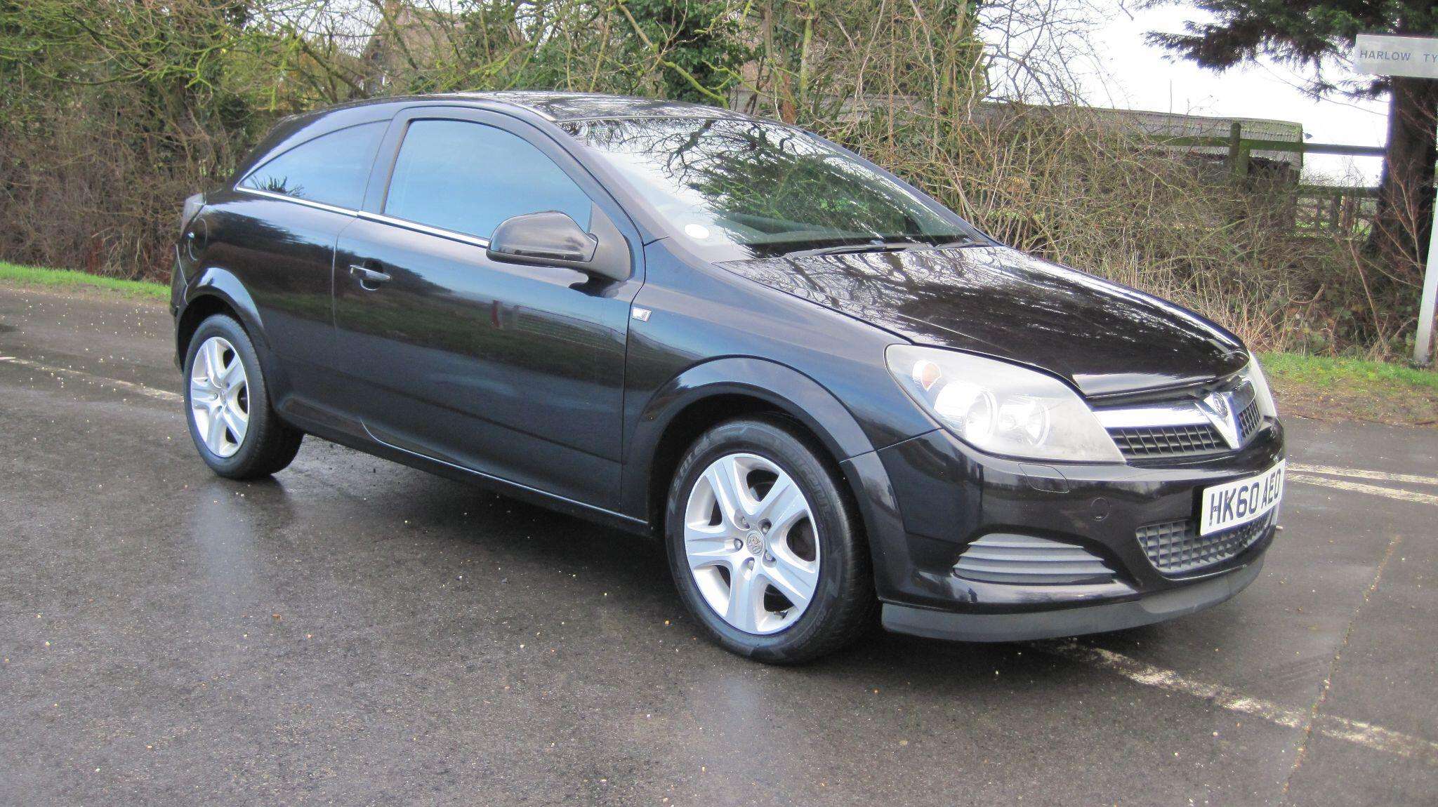 A 2010 VAUXHALL ASTRA 1.6i 16v Exclusiv Sport Hatch 3dr A 2010 VAUXHALL ASTRA 1.6i 16v Exclusiv Sport Hatch 3dr