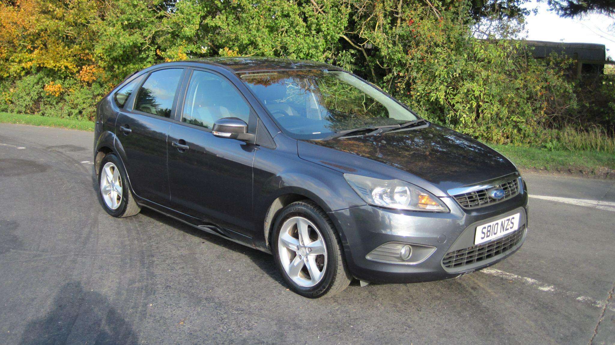 A 2010 FORD FOCUS 1.6 Zetec 5dr A 2010 FORD FOCUS 1.6 Zetec 5dr