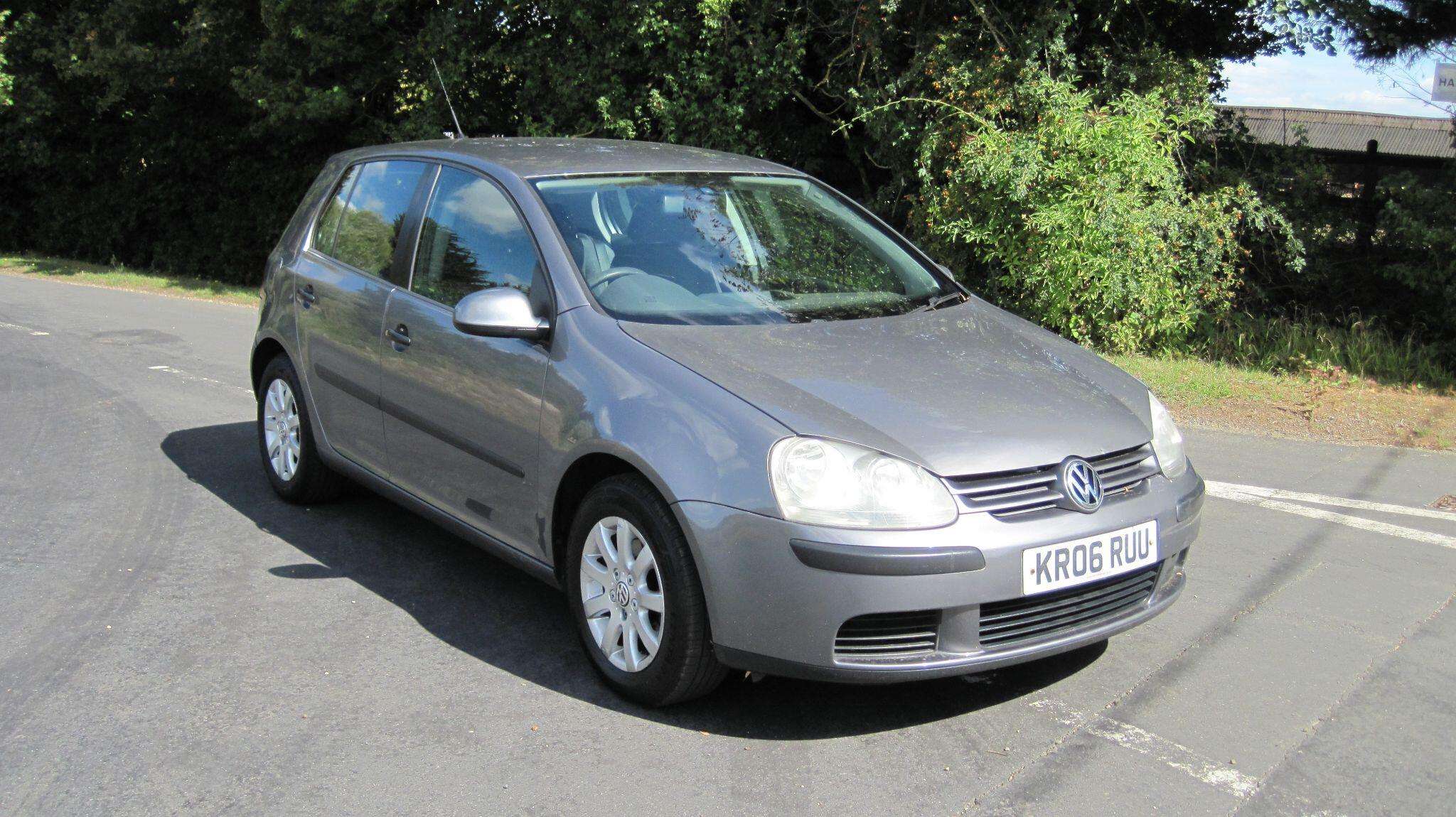A 2006 VOLKSWAGEN GOLF 1.6 FSI SE 5dr A 2006 VOLKSWAGEN GOLF 1.6 FSI SE 5dr